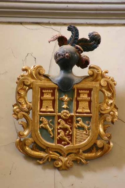 Archivo:Escudo Latorre Burbaguena iglesia.jpg