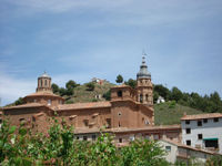 Vista del templo parroquial de Villafeliche