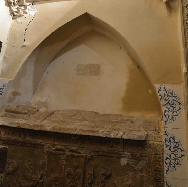 Archivo:Sepulcro ciraque.jpg
