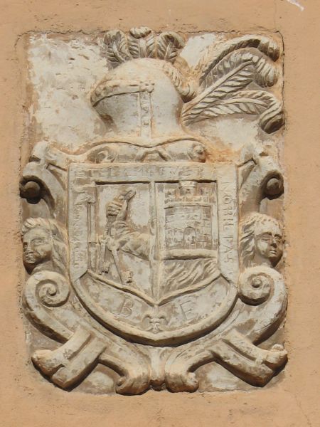 Archivo:EscudoBernabe01.jpg