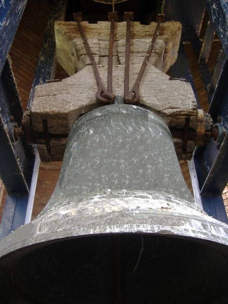 Archivo:CampanaTorralbilla.jpg
